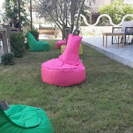 Leon Semesterbostad *