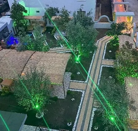 Semesterbostad Leon *